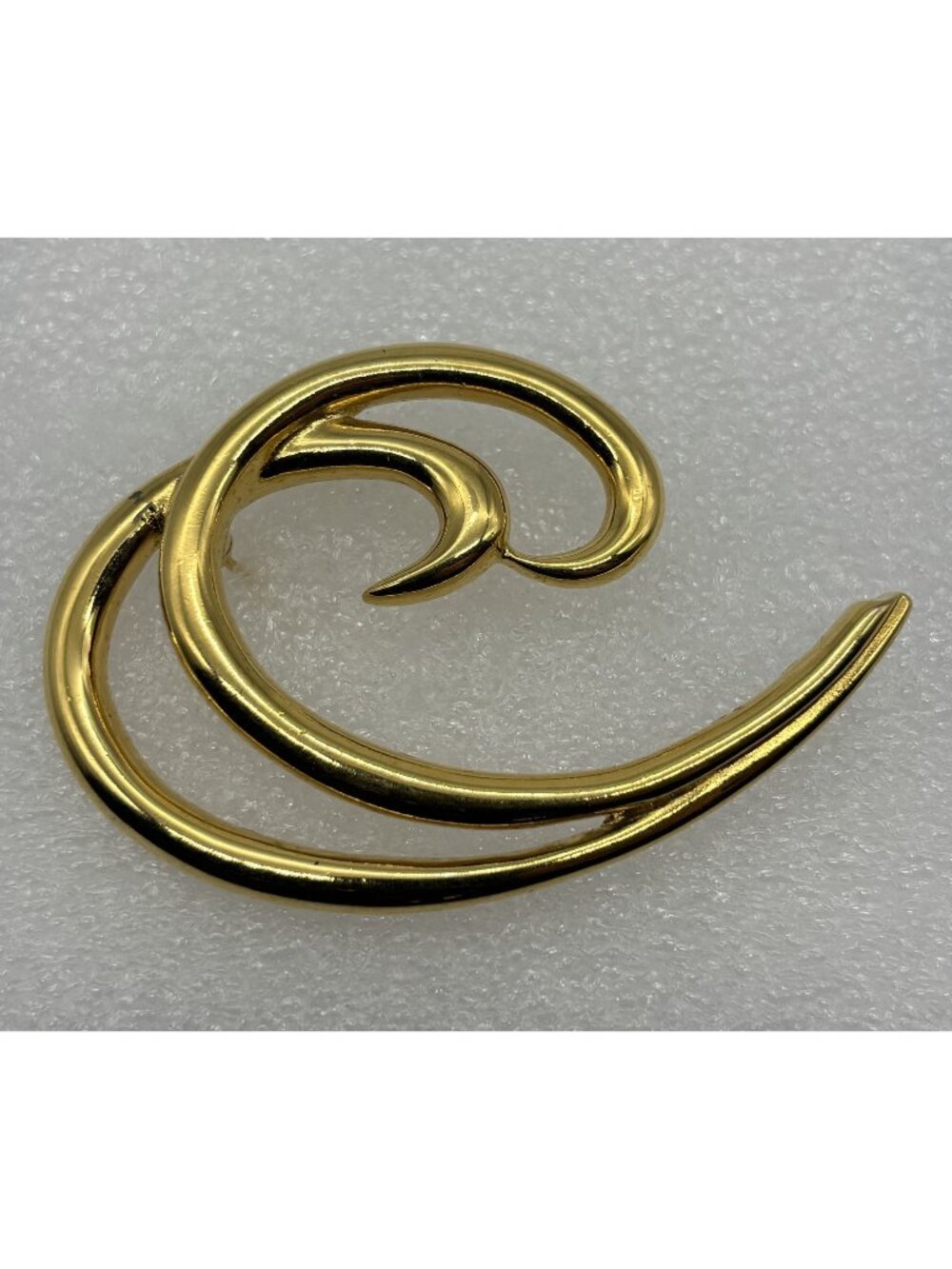 Vintage Trifari Double Waves Swirl Curl Brooch Pin Polished Gold Tone and Signed